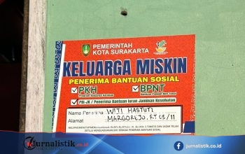Stiker Negara: Kepatuhan yang Diupayakan Lewat Jalan Pintas