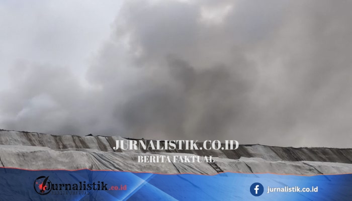 Kebakaran TPA Jatiwaringin 25 Jam Tak Padam, Areal Terbakar Capai 15 Hektare