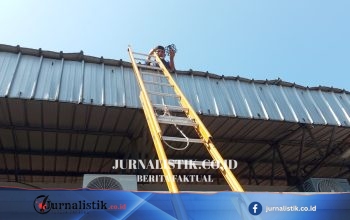 Baterai Menipis, Drone Kris Anto Tersangkut di Bawah Atap Stadion Wijaya Kusuma Cilacap, Damkar Turun