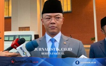 Sugiono Menjelaskan RI Tak Kirim Delegasi Resmi ke Pemakaman Ayatollah Ali Khamenei; Dino Patti Djalal Kritik