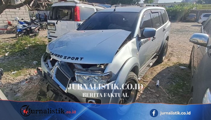 Pajero Tabrak Innova di Perempatan Gemblegan, Solo—Diduga Terobos Lampu Merah
