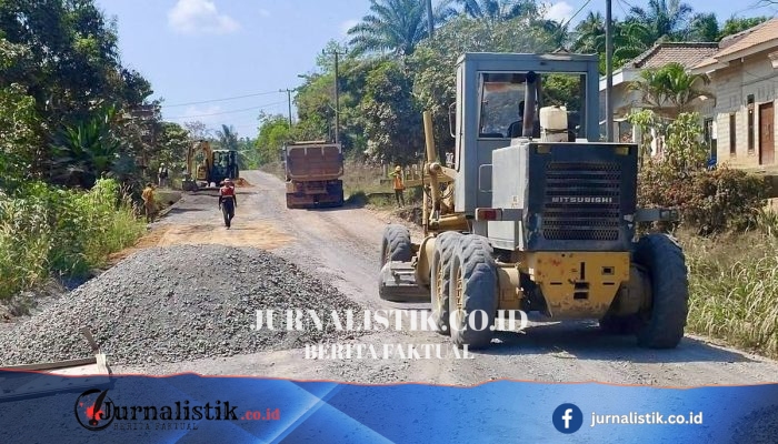 Warga Perbaiki Jalan Secara Swadaya, BMBK Lampung Sebut Arahan Bantuan Jalan Desa Belum Terbit