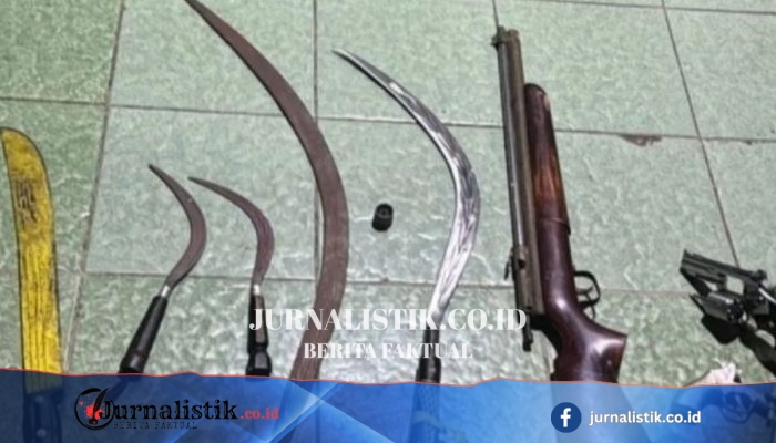 Dua Pemuda Ditangkap di Cimanggis, Depok: Tujuh Celurit dan Senapan Angin Disita