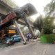 JPO Kapten Tendean No 85 Rusak Usai Ditabrak Truk Alat Berat, Ini Rute Pengalihan