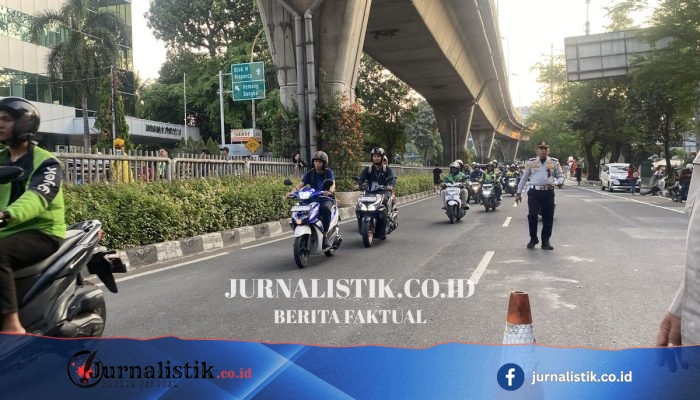 Satu Lajur Dibuka di Kapten Tendean Arah Pancoran setelah JPO Ditabrak Truk dan Dibongkar