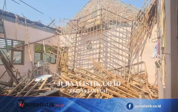 Atap Ambrol, SDN Tanggirejo Grobogan Gelar KBM Bergiliran