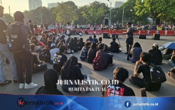 Warga Ternate Memaknai Hari Keadilan Internasional lewat Pesan “Kalau Pusat Kenyang, Kita Harus Kenyang”