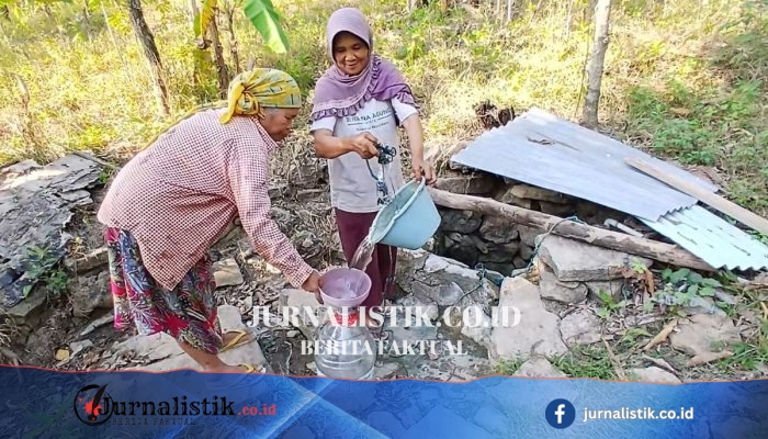 Krisis Air Melanda Ungaran Timur, Warga Kalikayen Mandi di Sungai demi Hemat Air
