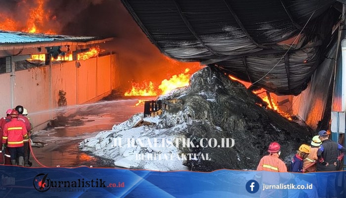 Kebakaran Pabrik Sandal PT Porto di Karanganyar, Tujuh Pegawai Evakuasi Mandiri