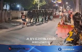 Ketika Massa Kembali Datang ke Jalan Tambak Menteng, Warga Mengaku: “Saya Panik, Enggak Bisa Tidur, Takut Ribut Lagi”