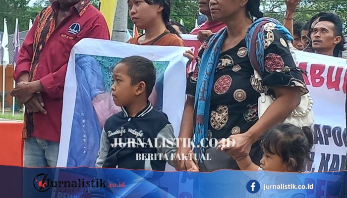 Fitri Datangi Polres Simalungun Sambil Menggendong Dua Anak, Tanyakan Kematian Suami yang Setahun Lebih Belum Terungkap