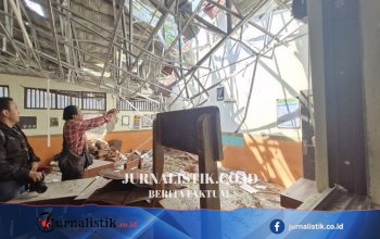 Pohon Tumbang Rusak Kelas 1A SDN Sendangmulyo 03 Semarang, 28 Siswa Belajar Bergiliran