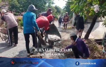 Kesabaran Warga Pati Habis, Puluhan Orang Patungan Rp 16 Juta Tambal Jalan Rusak