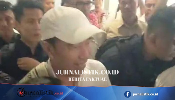 Jokowi Tiba di Kupang, Warga dan Simpatisan PSI Menyambut Antusias