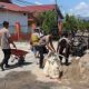Hari ke-1 Gotong Royong Bangun Harapan: Brimob Gorontalo bersama Warga Perbaiki Dua Titik Jalan Rusak di Desa Isimu Raya