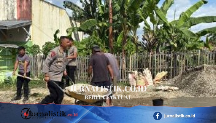 Hari ke-3, Brimob Gorontalo Salurkan 20 Sak Semen untuk Perbaikan Jalan Isimu Raya