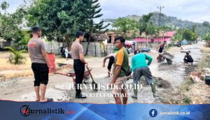 Gotong Royong Hari Kesepuluh di Isimu Raya, Brimob Gorontalo dan Warga Terus Cor Lubang Jalan