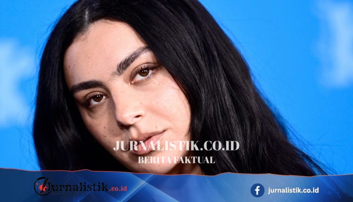 Charli XCX Menyelami Album Baru “Music, Fashion, Film” Setelah Era Fenomenal “Brat”