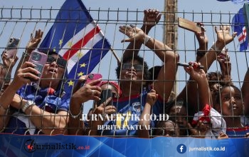Puluhan ribu warga sambut pemain Tanjung Verde di Praia seusai perjalanan luar biasa di Piala Dunia