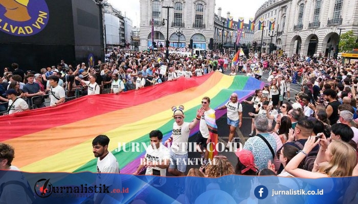Pengunjung Pride London: dukungan “lebih penting dari sebelumnya”