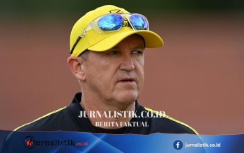 Andy Flower menegaskan tak akan jadi kandidat pengganti Brendon McCullum sebagai pelatih kepala tim Test Inggris