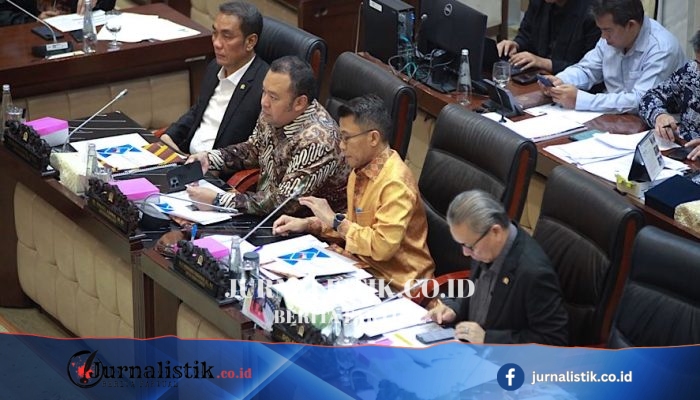 IHSG Menguat 0,69% ke 5.916, Transaksi Rp9 Triliun