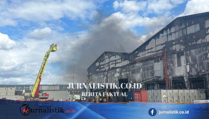 Kebakaran besar di fasilitas sampah Neasden mengganggu Tube dan layanan kereta