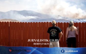 Kebakaran hutan Hawk Fire: 90.000 warga diperintahkan mengungsi saat api mendekati Reno, Nevada
