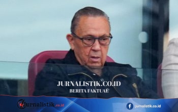 David Sullivan Hadiri Laga Carabao Cup West Ham vs Portsmouth di London Stadium Meski Diminta Absen