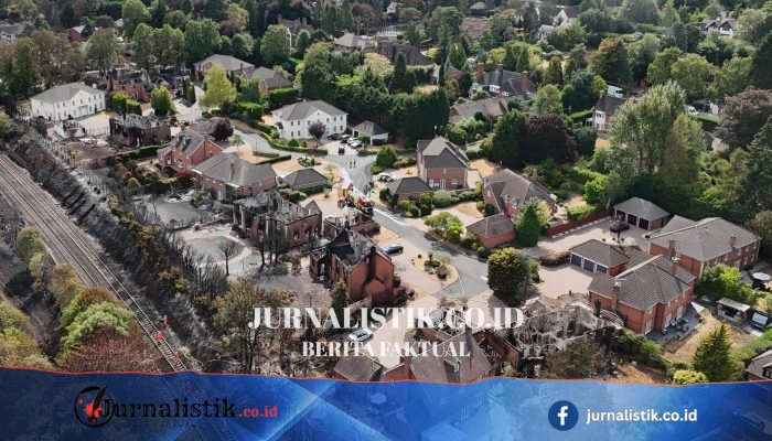 Warga Stourbridge yang mengungsi mulai kembali ke rumah setelah kebakaran