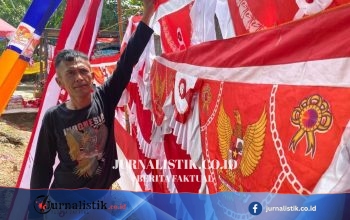 Pedagang Bendera di Balikpapan Keluhkan Sepi Menjelang HUT RI, Ada yang Berutang untuk Makan