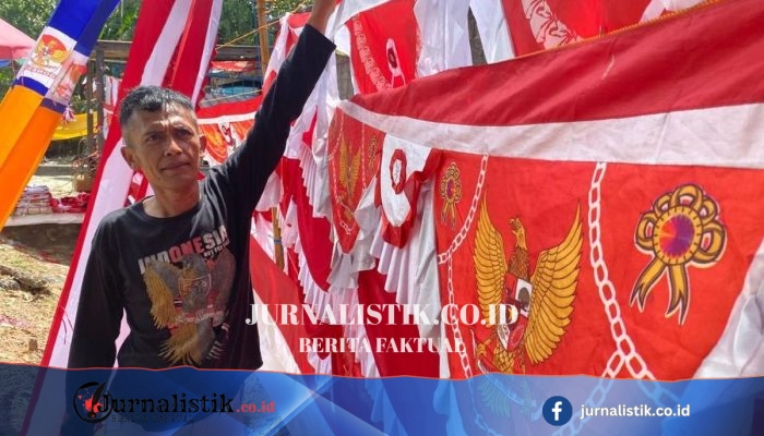 Pedagang Bendera di Balikpapan Keluhkan Sepi Menjelang HUT RI, Ada yang Berutang untuk Makan