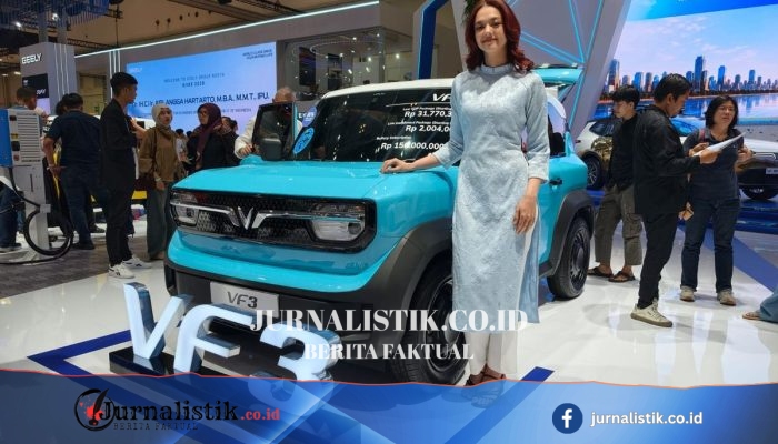 Busana Ao Dai Usher VinFast di GIIAS 2026 Jadi Pusat Perhatian