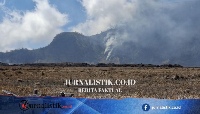 Dua Titik Api Baru Muncul di Kawasan Bromo, Tim Pemadam Lakukan Penanganan