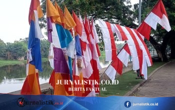 “Sepi Banget, Barang Masih Banyak”: Pedagang Bendera di Tangerang Menunggu Pembeli