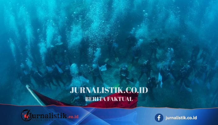 Bendera Merah Putih Berkibar di Dasar Laut Pulau Biak, Momen Mengingat Sejarah Penting Indonesia