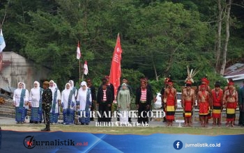 Harmoni Adat di PLBN Entikong: Busana Dayak, Madura, hingga Reog Rayakan HUT ke-81 RI
