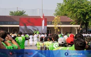 47 Mitra Driver Gojek Paskibra Rayakan HUT Ke-81 RI di Lapangan Cibis
