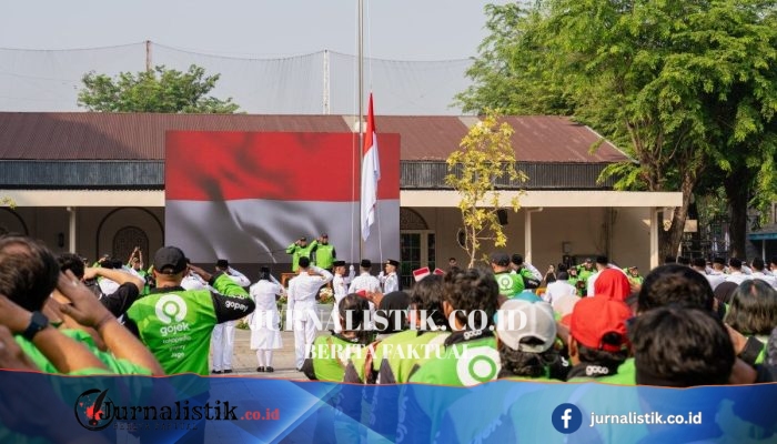 47 Mitra Driver Gojek Paskibra Rayakan HUT Ke-81 RI di Lapangan Cibis