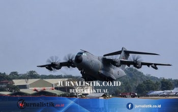Menhan Sjafrie Bertolak ke NTT Bawa 20,9 Ton Bantuan Pakai A400M