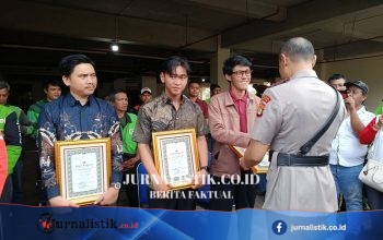GenBurgeract Bekasi Patungan Benahi Jalan dan Halte, Kini Dapat Peralatan dari Polres Metro Bekasi Kota