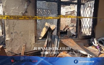 Saat Api Membesar di Paseban, Warga Panik: “Lari Aja, Pakai Sandal atau Enggak, Enggak Tahu”