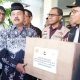 Emanuel Melkiades Laka Lena Terima Bantuan 6,6 Ton Rendang untuk Korban Gempa Flores dari Gebu Minang dan Hanura