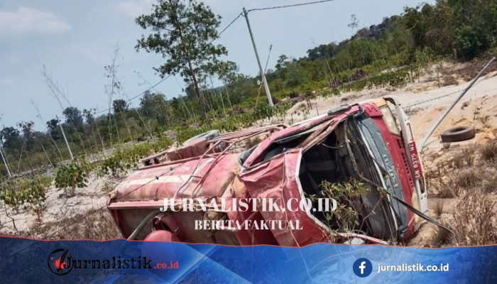 Mobil Pemadam Kebakaran Belitung Terjungkal Saat Padamkan Karhutla, 3 Personel Terluka