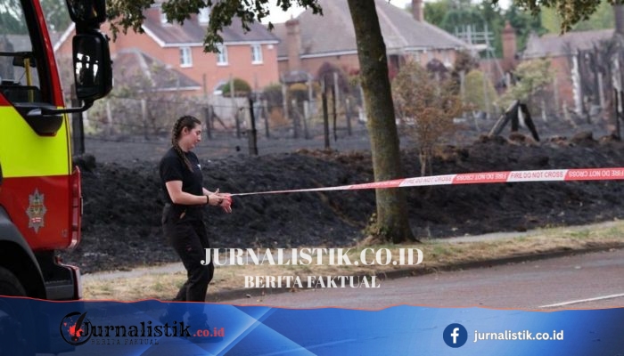Pemadam Kewalahan Tangani Kebakaran, Pengungsi di Stourbridge Belum Pulang