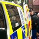 Pria 29 Tahun Ditangkap dalam Penggerebekan Polisi atas Serangan Kerucut Lalu Lintas Bermotif Rasis di Glasgow