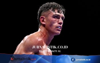 Lee Reeves dirawat di rumah sakit dengan kondisi “critical but stable” usai diseret tandu dari ring di Dublin