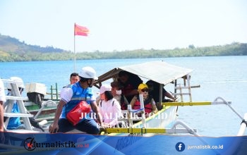 Listrik Perdana SKLTM 20 kV Menyala di Pulau Dudepo, Kecamatan Anggrek