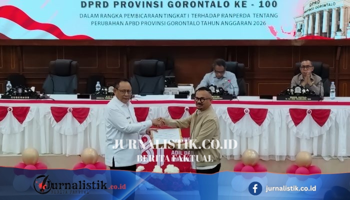 Gusnar Ismail Serahkan Ranperda Perubahan APBD 2026 kepada DPRD