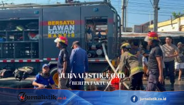 Dit Samapta Polda Gorontalo Padamkan Kebakaran Rumah dan Kios di Kelurahan Biawu, Hulonthalangi